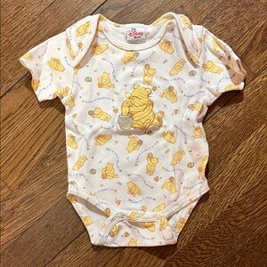 Disney Winnie the Pooh Yellow and Cream Bodysuit size 3 months